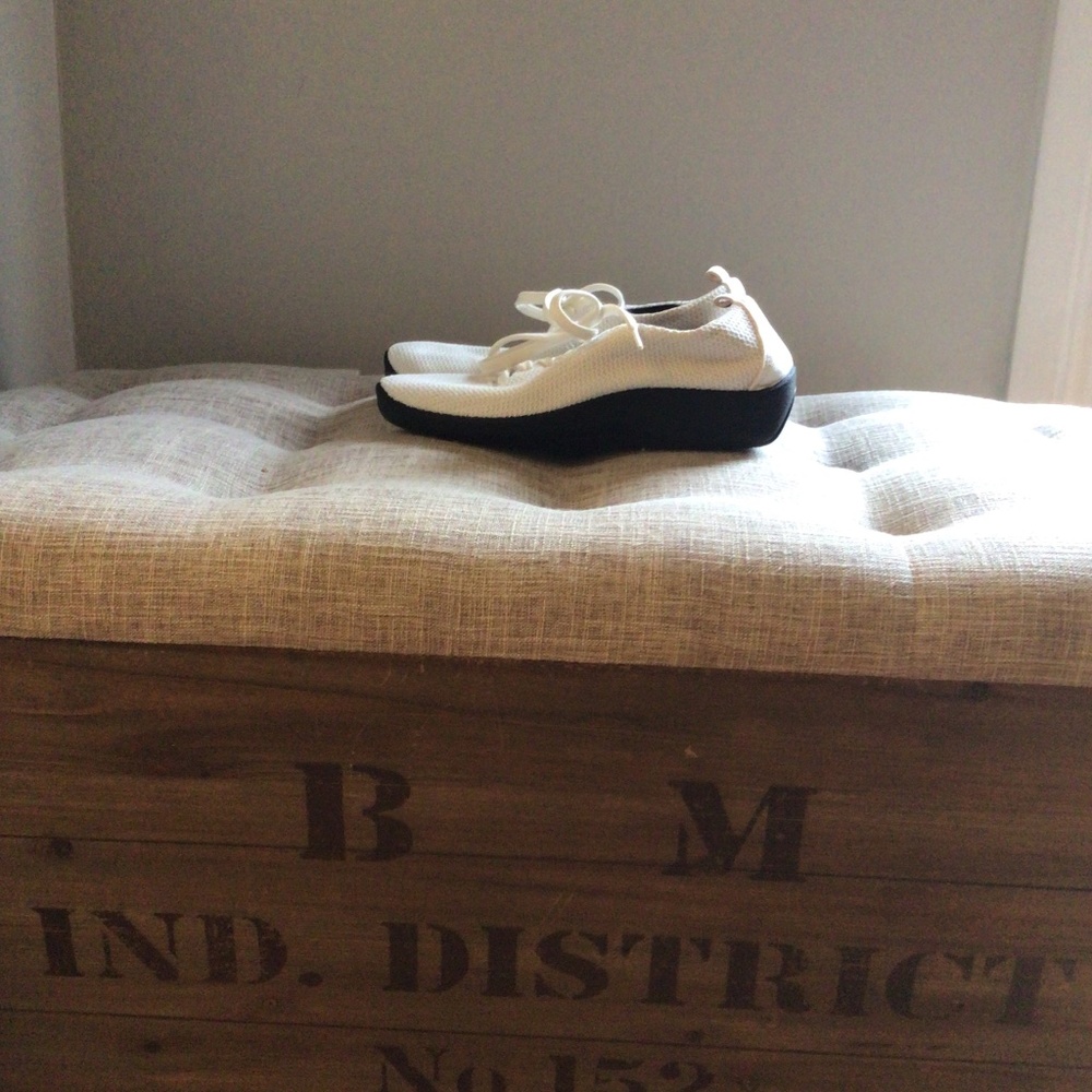 New Arcopedico sneakers in size 8( euro 39)